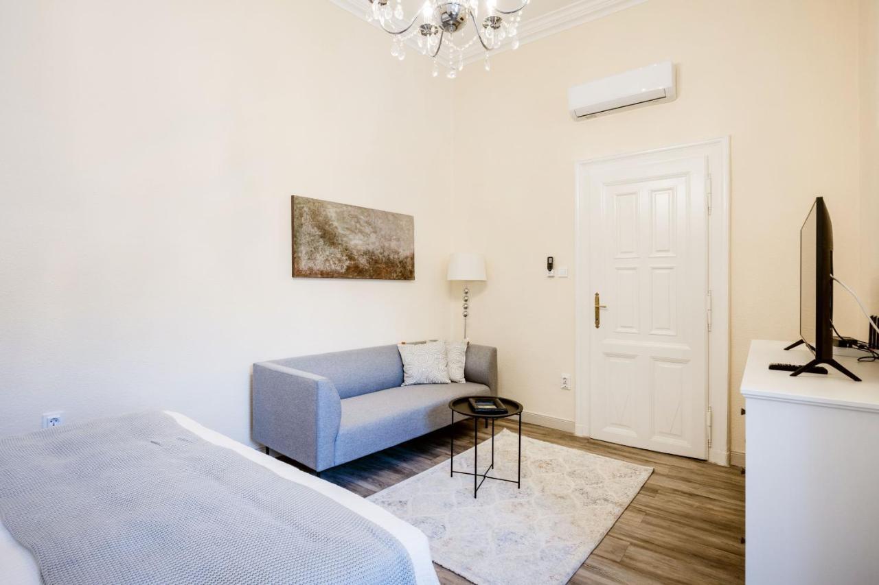Andrassy 13 Center Apartment Budapest Exterior photo